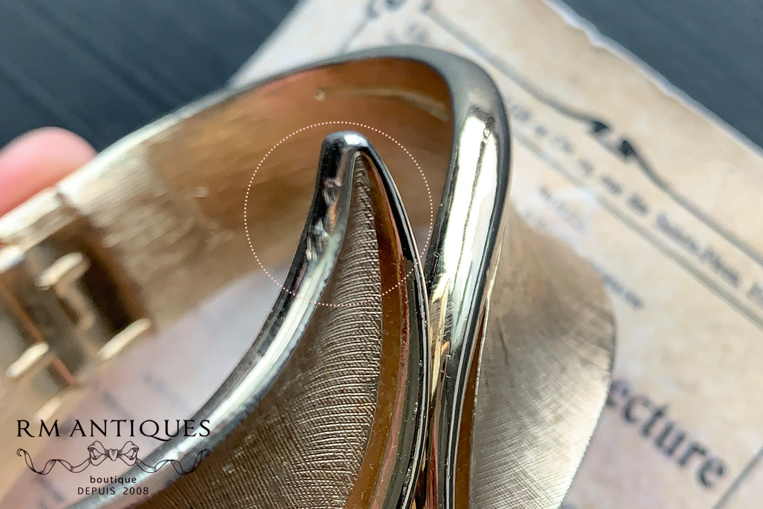 VJ-8286 Crown Trifari Gold Tone Bangle Trifari