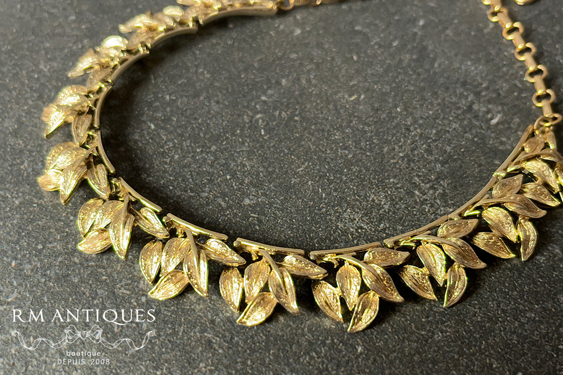 Coro ゴールドリーフネックレス