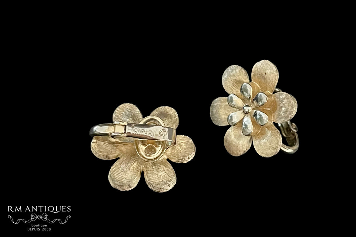 Trifari Gold Ribbon Series Small Flower Earrings | Vintage Design | VJ-8830