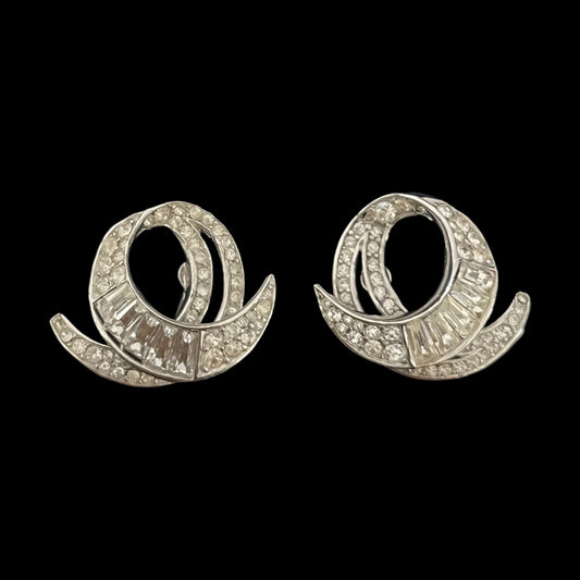 VJ-6364 Trifari rhinestone earrings Trifari