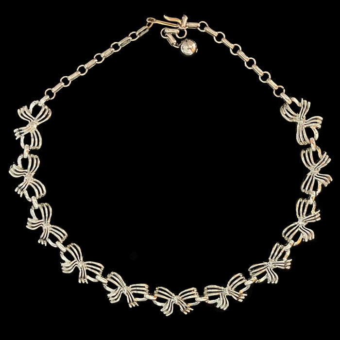 VJ-2439 Listener Silver Ribbon Choker Necklace