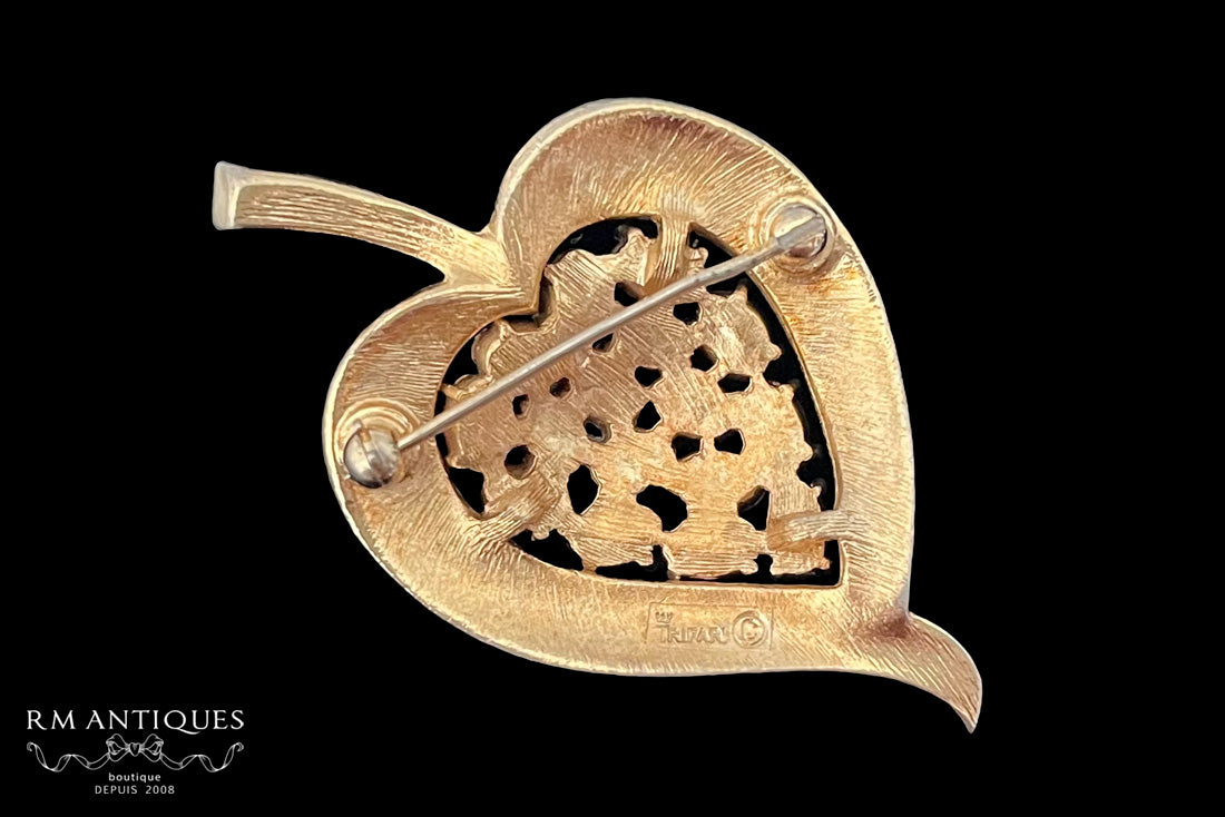 VJ-2473 Trifari Gold Heart Rhinestone Brooch Trifari