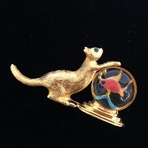 VJ-2899 GOLD CROWN Goldfish and Fishbowl Brooch