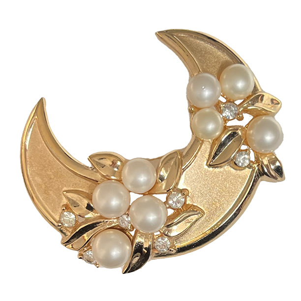 VJ-3047 Crown Trifari Gold Crescent Moon Brooch Trifari