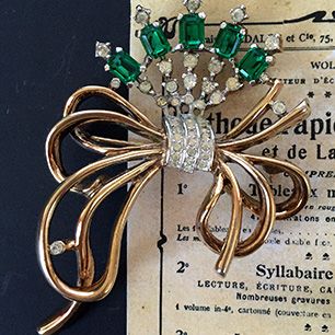 TRIFARI PAT PEND 1949 Emerald Ribbon Brooch Alfred Philippe Trifari