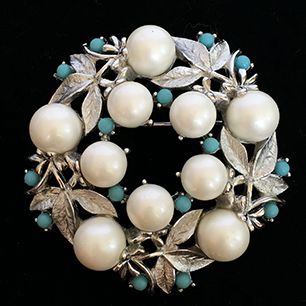 Satah Coventry Alaskan Summer 1961 Matte Pearl and Turquoise Wreath Brooch Sarah Coventry