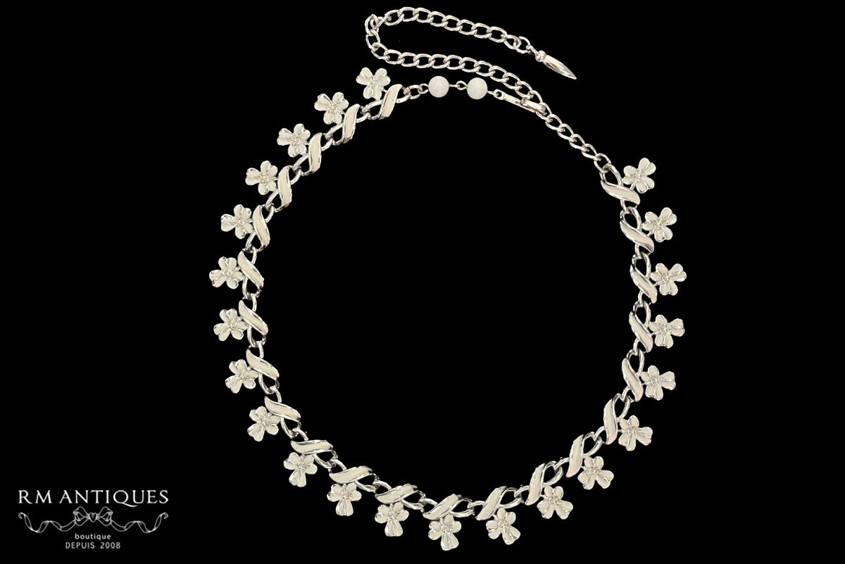 VJ-3573 Coro white flower necklace