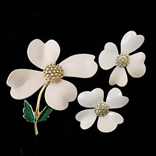 Sarah Coventry 1969 DOGWOOD Dogwood Brooch and Earrings Parure