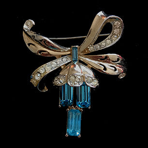 Coro aquamarine stone ribbon brooch Coro 1951