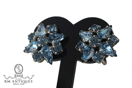 VJ-5078 WEISS light sapphire rhinestone earrings