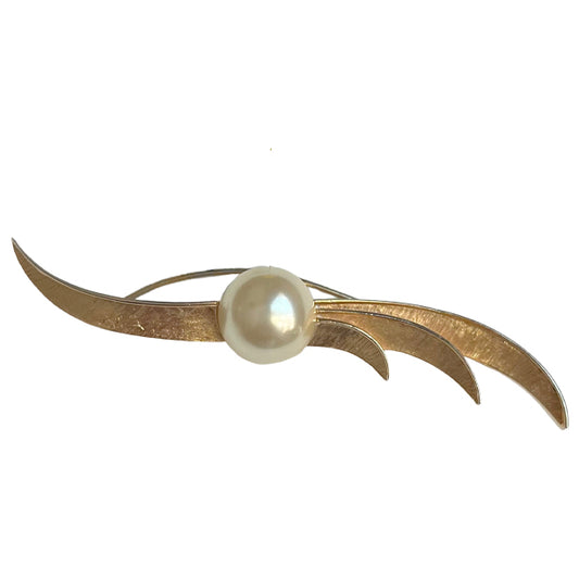 VJ-5778 Trifari Large pearl brooch Trifari