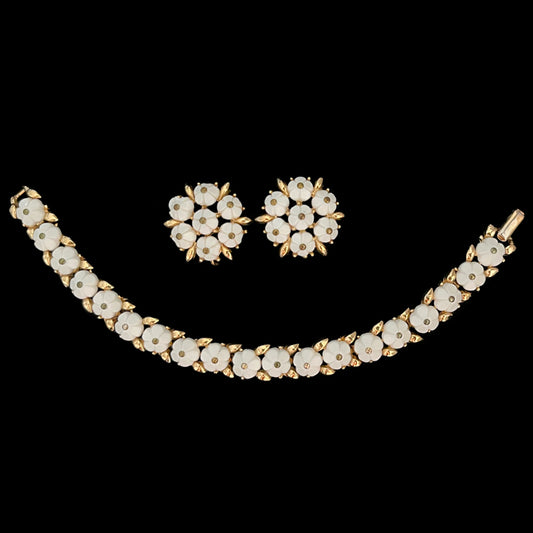 VJ-5795 Trifari White Lucite Flower Earrings and Bracelet Demiparure