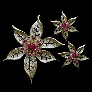 Sarah Coventry Pink Flower Brooch and Earrings Demiparure Fashion Flower 1967