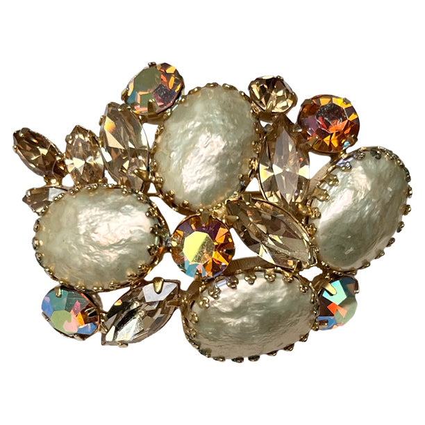 VJ-6352 Regency pearl cabochon brooch