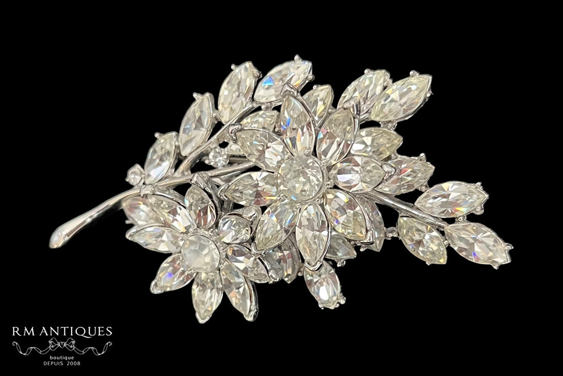 VJ-6353 Crown Trifari Rhinestone Brooch Trifari