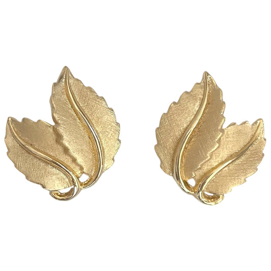VJ-6515 Trifari Gold Motif Earrings Trifari