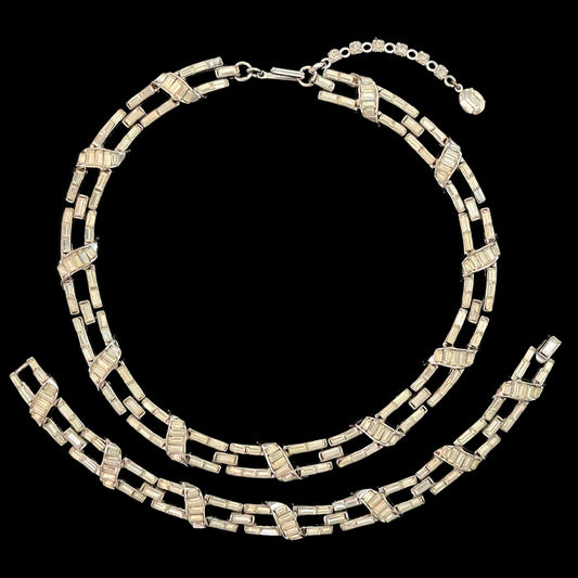 VJ-6780 Trifari Baguette stone bracelet and earrings Parure Trifari