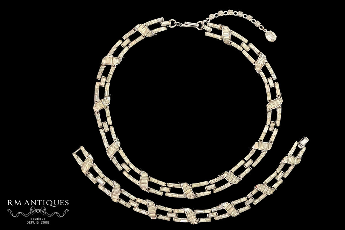 VJ-6780 Trifari Baguette stone bracelet and earrings Parure Trifari