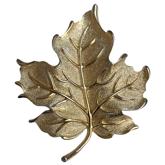 VJ-6801 Crown Trifari Oak leaf brooch Trifari