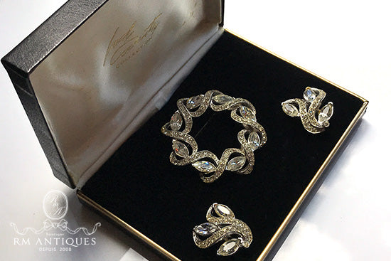 VJ-6810 SARAH COVENTRY 'THEATER SET' 1965 Rhinestone brooch and earrings Sarah Coventry