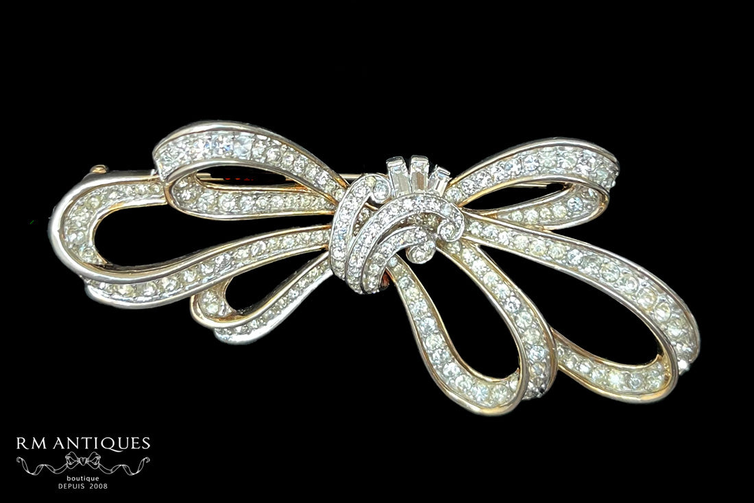 VJ-6848 Trifari A philippe ribbon pave brooch Trifari 1950