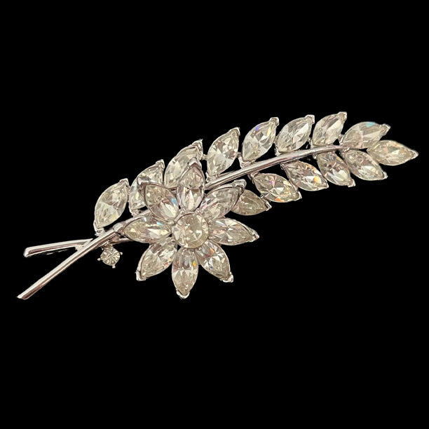 VJ-6879 Trifari Rhinestone flower brooch Trifari