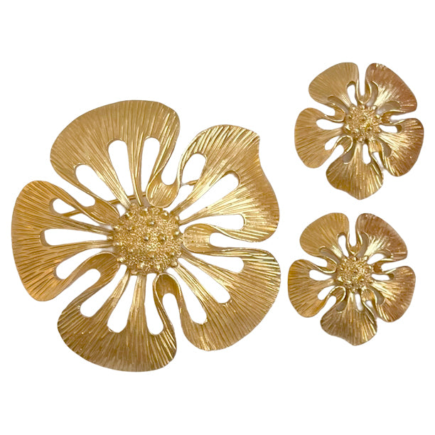 VJ-6931 Trifari Flower Brooch &amp; Earrings Parure Trifari