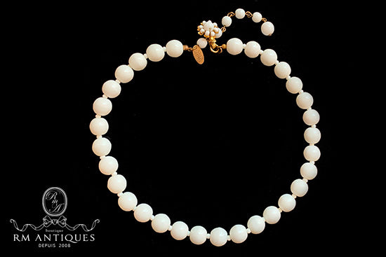 VJ-6955 Miriam Haskell 12mm milk glass necklace Miriam Haskell