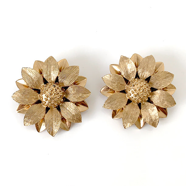 Sarah Coventry 1964 Satin Petals gold flower earrings