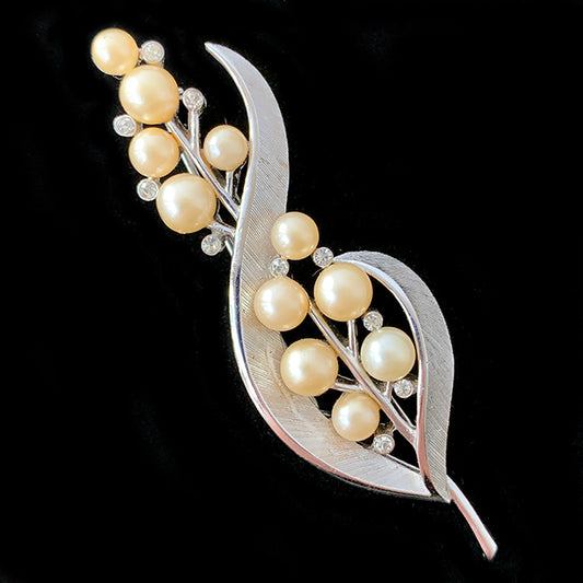 VJ-7983 Crown Trifari Twig Pearl Brooch