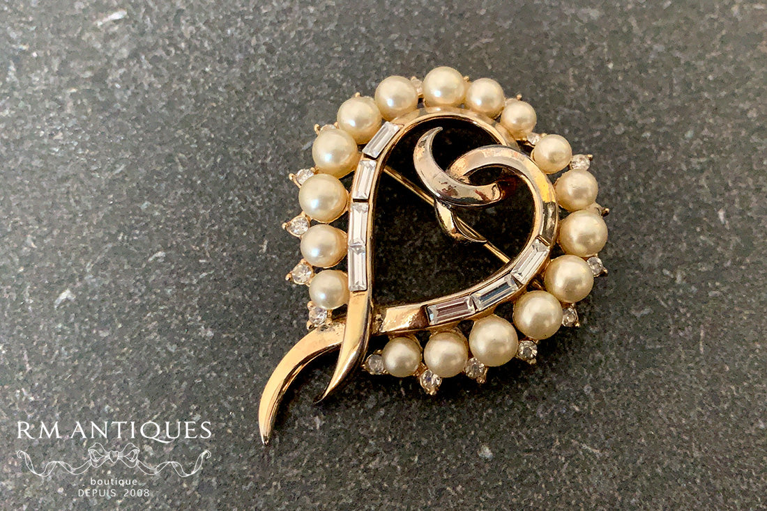 VJ-8497 Crown Trifari A Philippe pat pend 1953 Heart pearl brooch Trifari