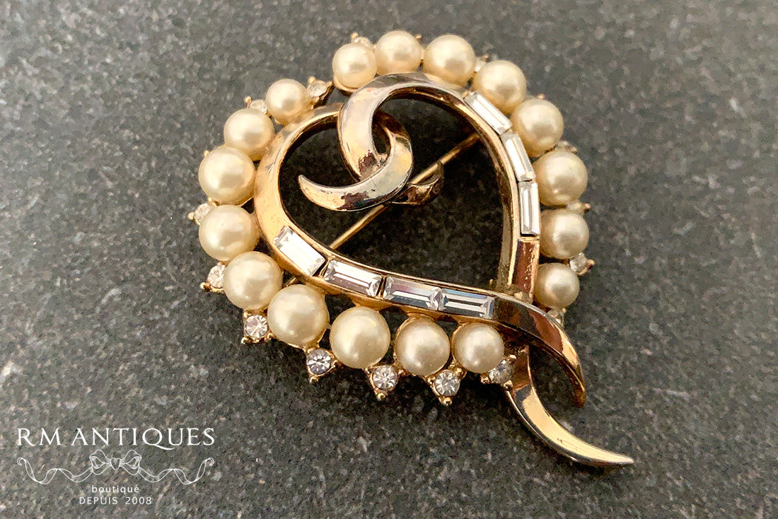 VJ-8497 Crown Trifari A Philippe pat pend 1953 Heart pearl brooch Trifari