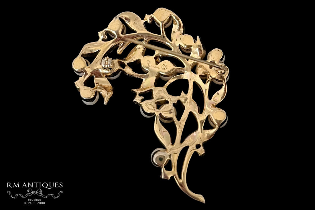 VJ-8730 Trifari Pearl Brooch Trifari