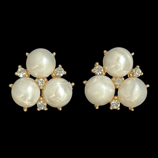 VJ-8736 Trifari White pearl cabochon earrings Trifari