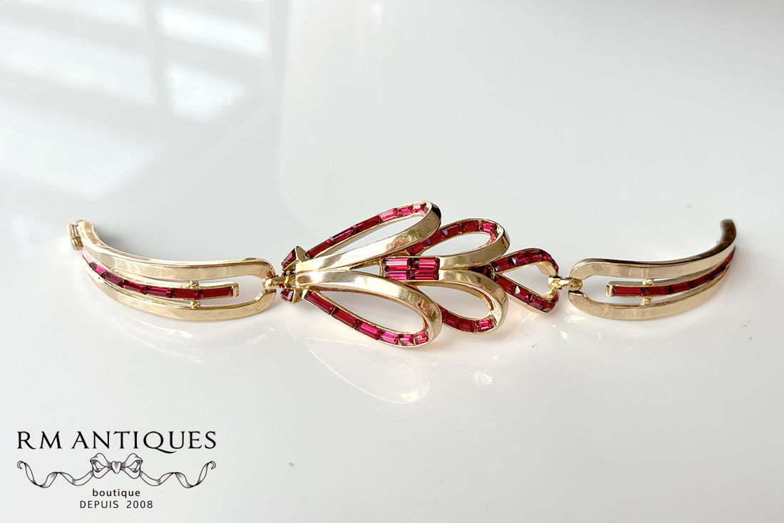 VJ-8749 Crown Trifari Gold Bangle Ruby Rhinestone Trifari