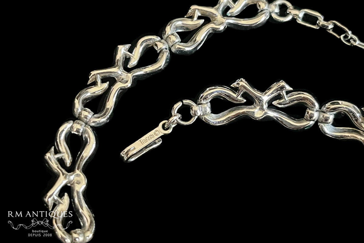 VJ-8823 Trifari Silver ribbon link necklace Trifari