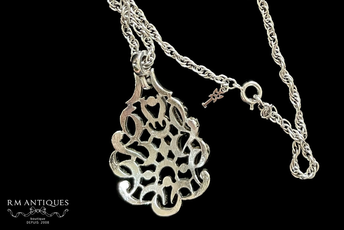 VJ-8829 Trifari Silver motif necklace pendant Trifari