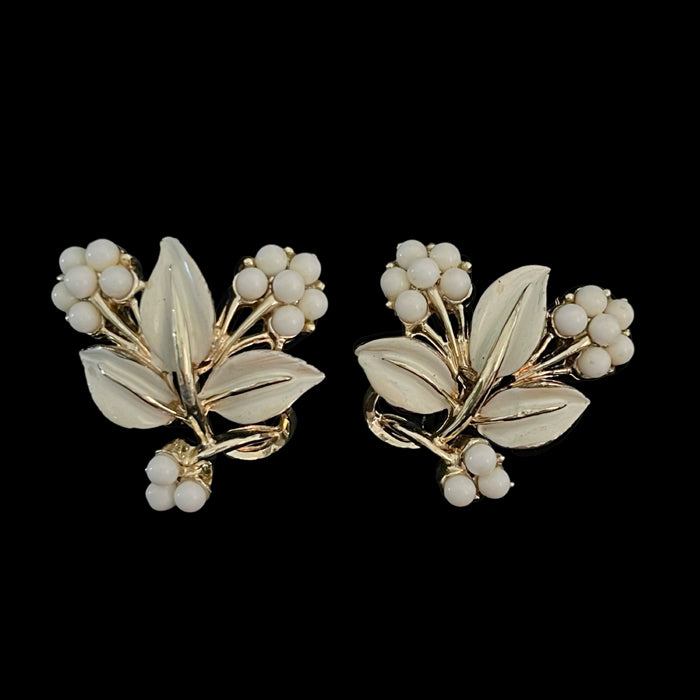 VJ-8831 Pegasus Coro White Flower &amp; Leaf Earrings Coro