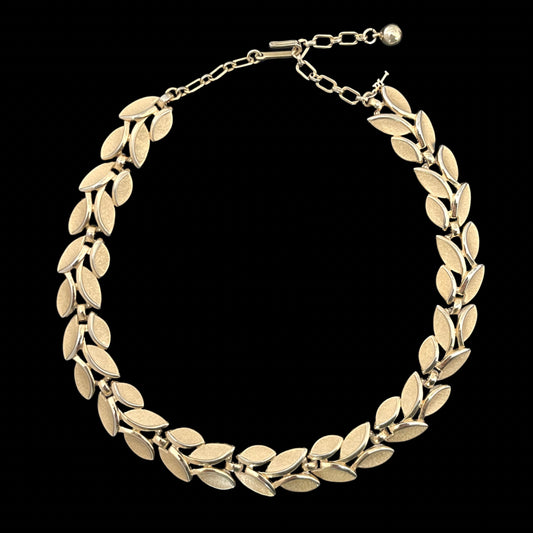 VJ-8930 Trifari Gold Leaf Link Necklace Trifari