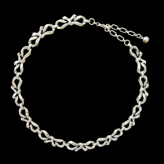 VJ-8934Trifari Silver ribbon link necklace Trifari