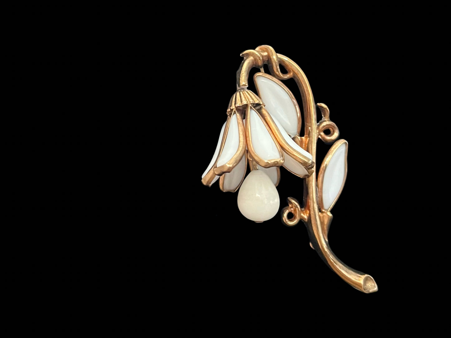 VJ-8939 Crown Trifari Milk glass lily of the valley brooch Trifari