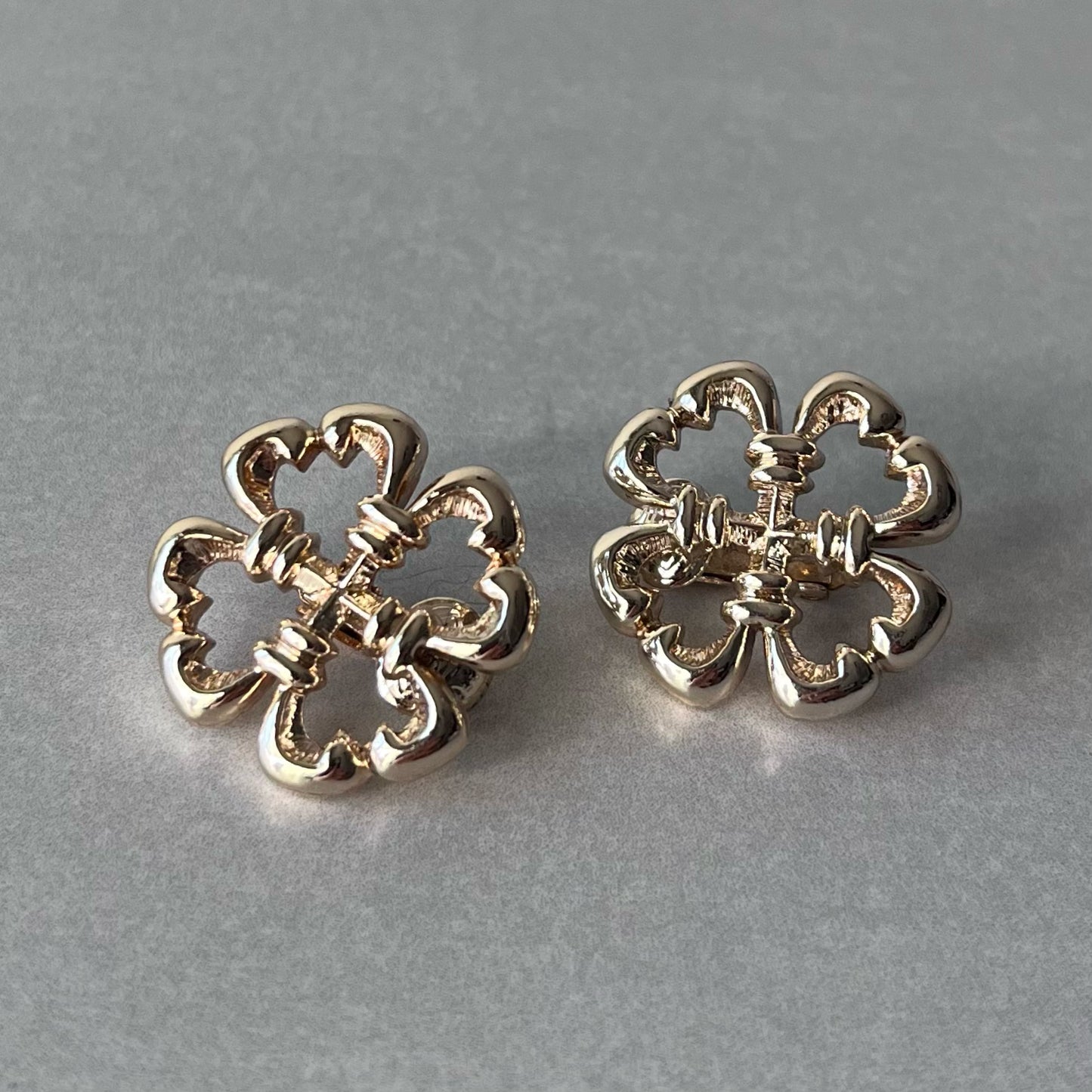 VJ-8965 Sarah Coventry "Embassy" 1975 Quatrefoil motif earrings Sarah Coventry