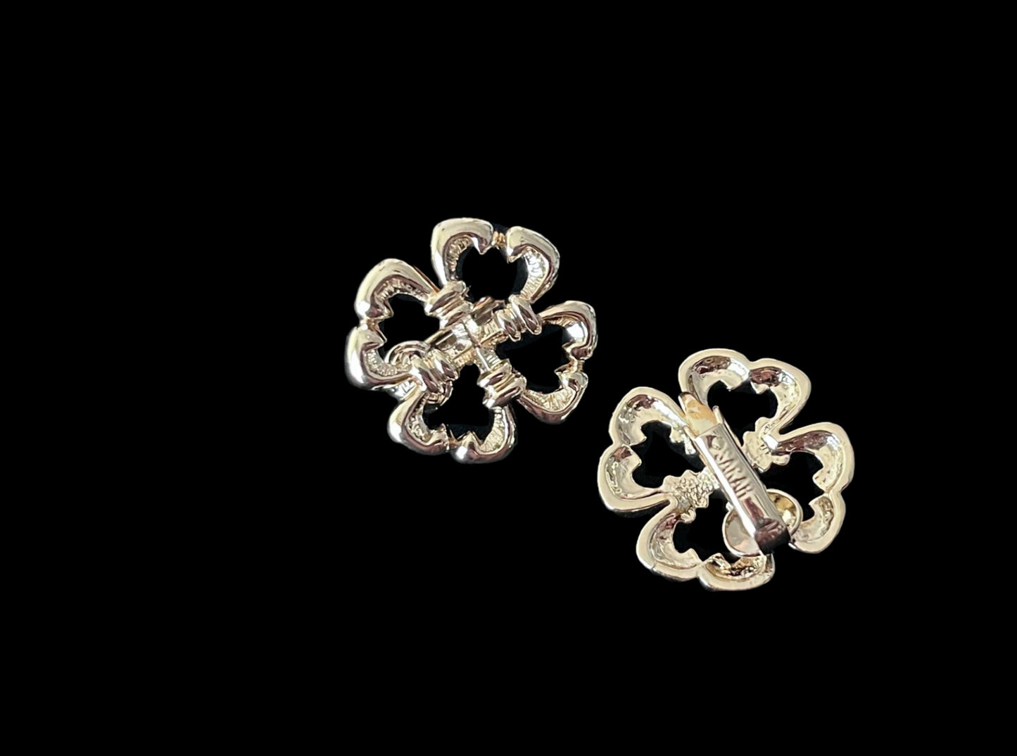 VJ-8965 Sarah Coventry "Embassy" 1975 Quatrefoil motif earrings Sarah Coventry