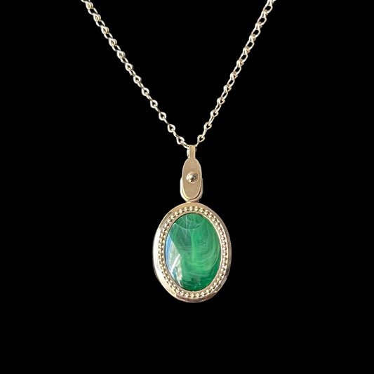 VJ-8982 Sarah Coventrey "Fashion Flip" 1975 Faux jade reversible necklace Sarah Coventrey